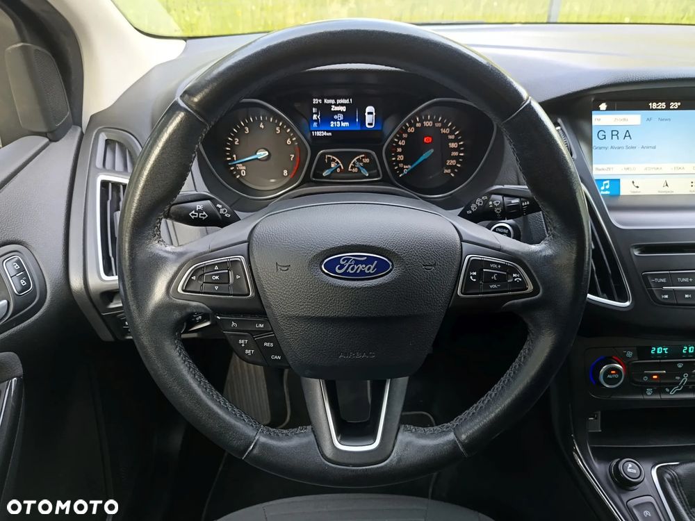 Ford Focus 1.0 EcoBoost STart-Stopp-System TITANIUM - 26