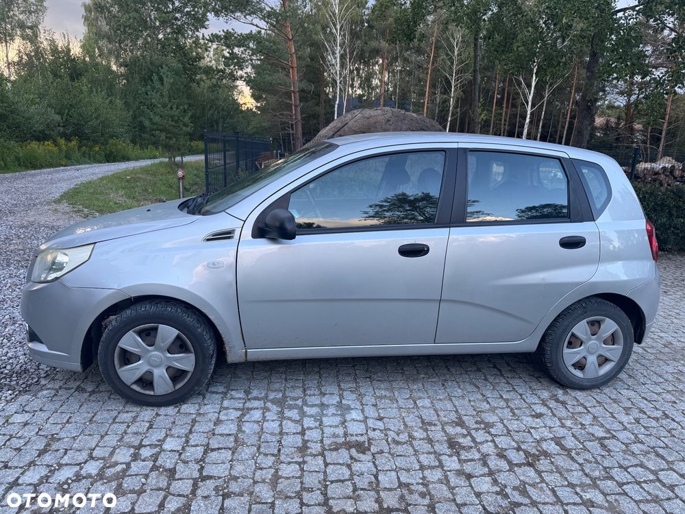 Chevrolet Aveo 1.2 16V Base - 10