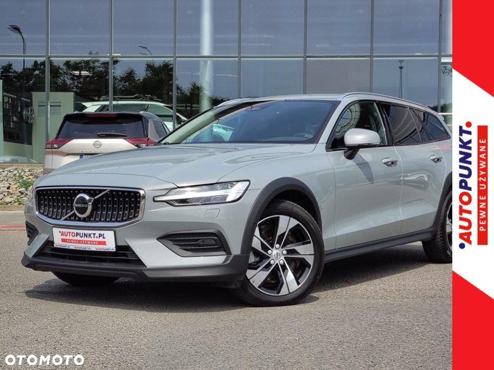 Volvo V60 Cross Country - 1