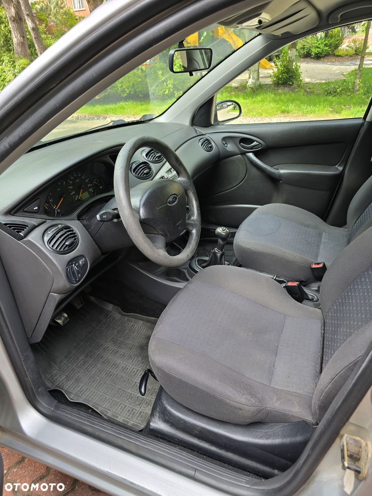 Ford Focus 1.6 Comfort - 22