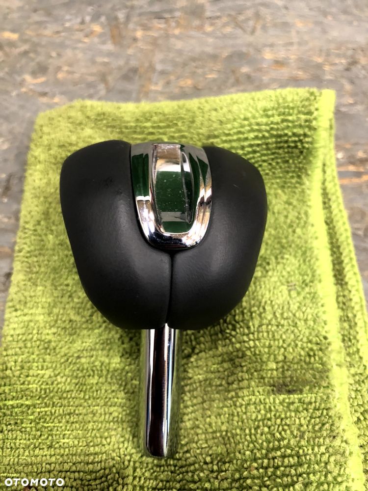 PEUGEOT 508 I HYBRID4 HYBRYDA GAŁKA ZMIANY BIEGÓW SKÓRA CHROM ŁADNA