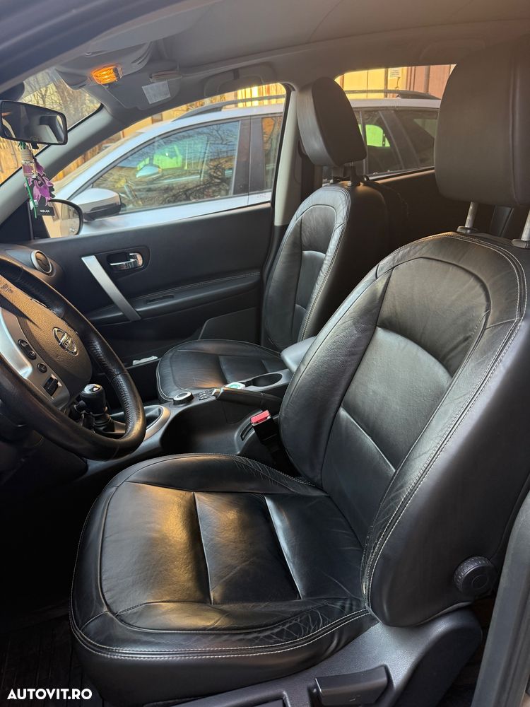 Nissan Qashqai+2 2.0 dCi DPF 4x4 tekna - 2