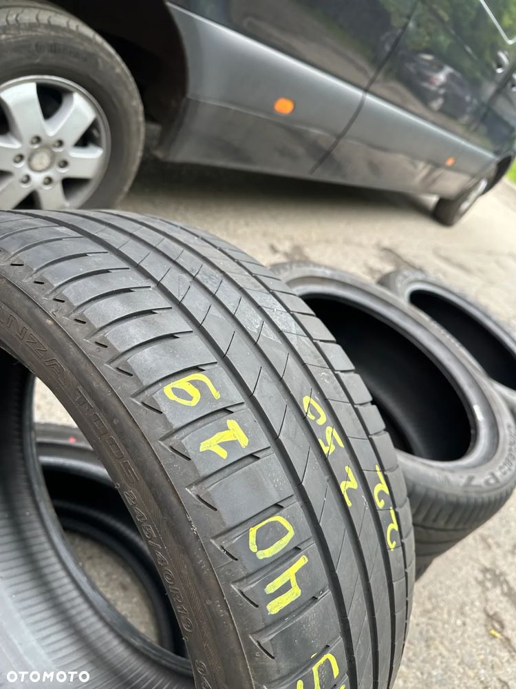 245/40x19 Bridgestone - 3