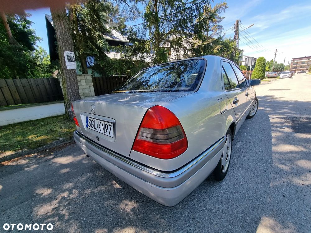 Mercedes-Benz Klasa C 250 D Elegance - 9