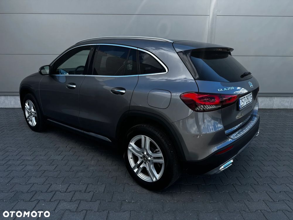 Mercedes-Benz GLA 250 8G-DCT - 10