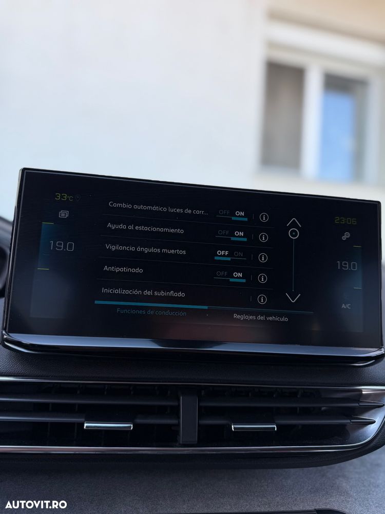 Peugeot 3008 PHEV 300 EAT8 4X4 GT - 26