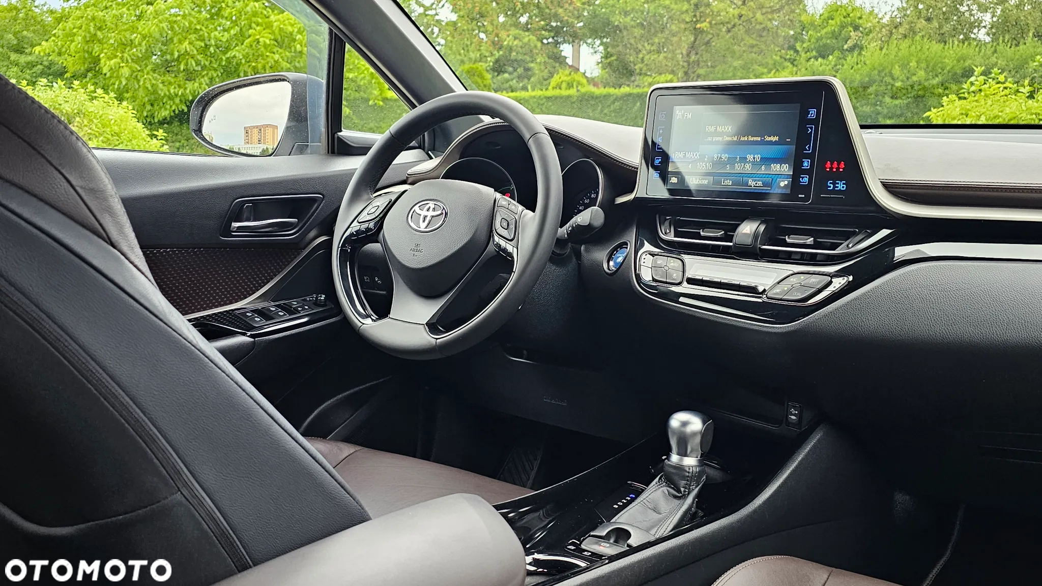 Toyota C-HR Hybrid Lounge - 29
