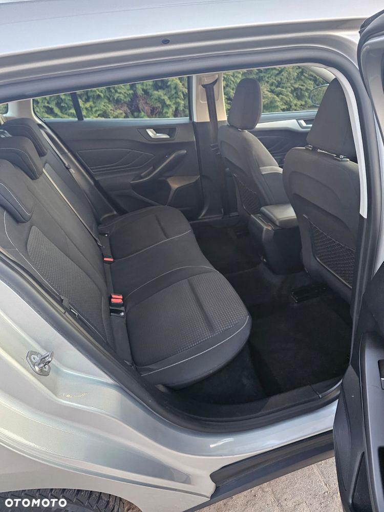 Ford Focus 1.5 EcoBlue Start-Stopp-System COOL&CONNECT - 12