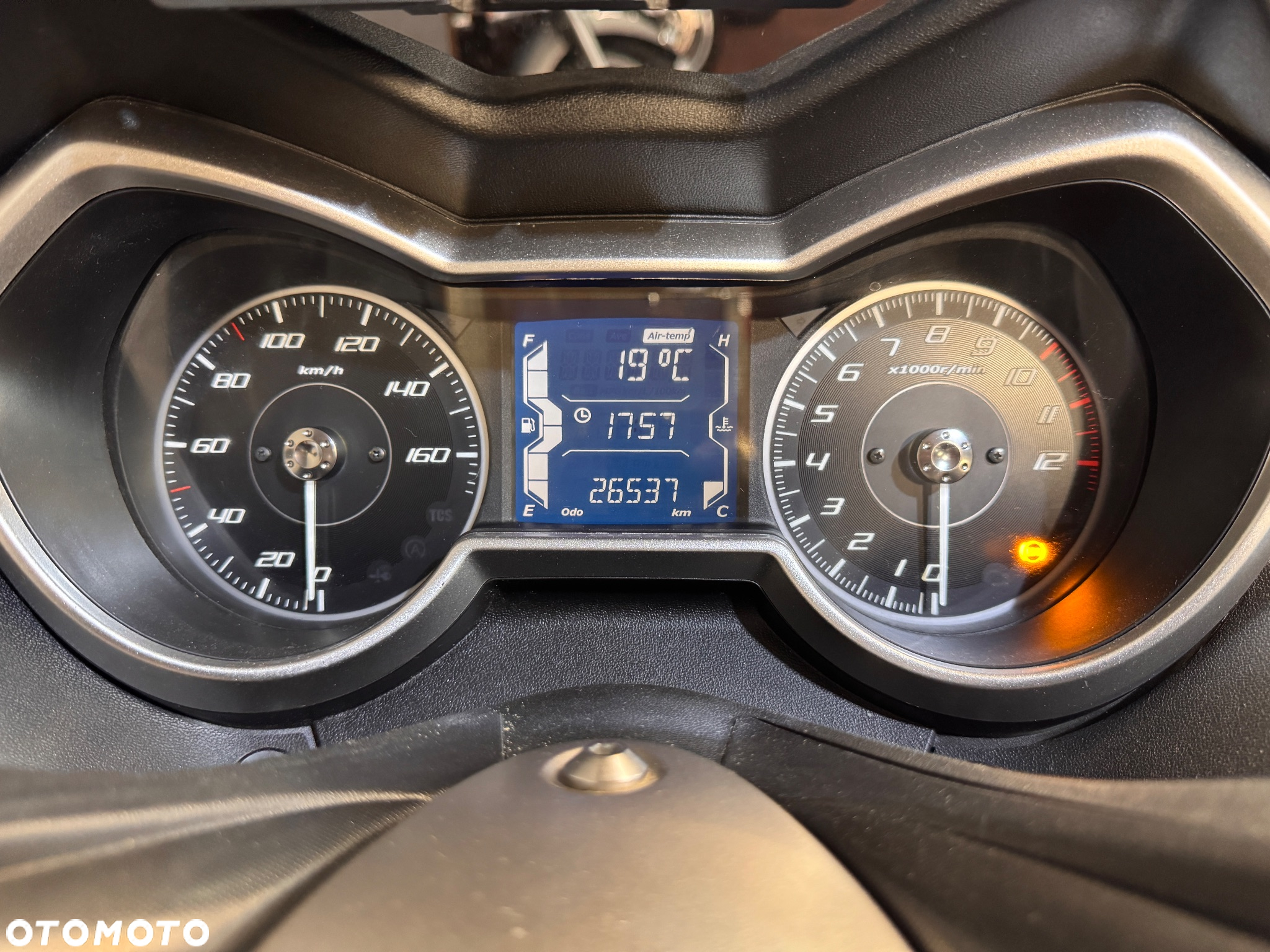 Yamaha X-max - 9