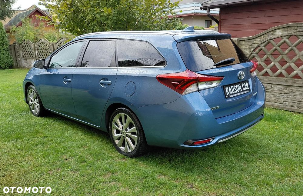 Toyota Auris 1.6 D-4D Executive - 8