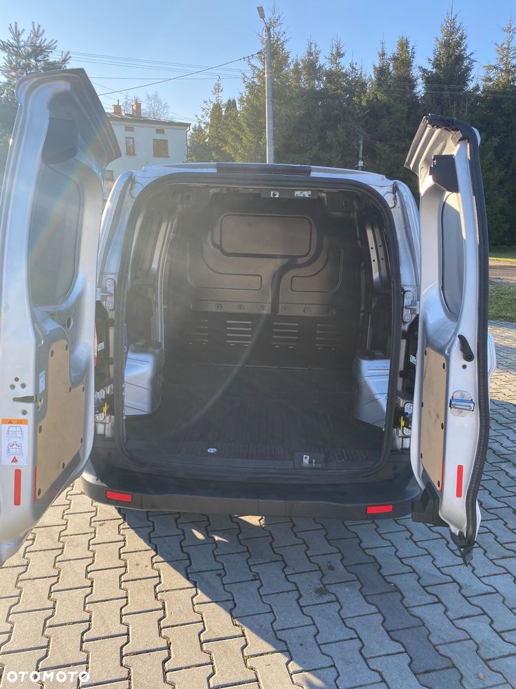 Ford Transit Courier - 9