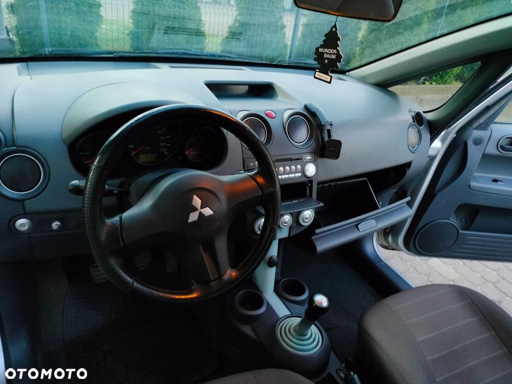Mitsubishi Colt 1.1 - 24