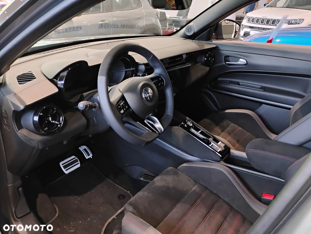 Alfa Romeo Junior 1.2 mHEV Ibrida Speciale eDCT - 17
