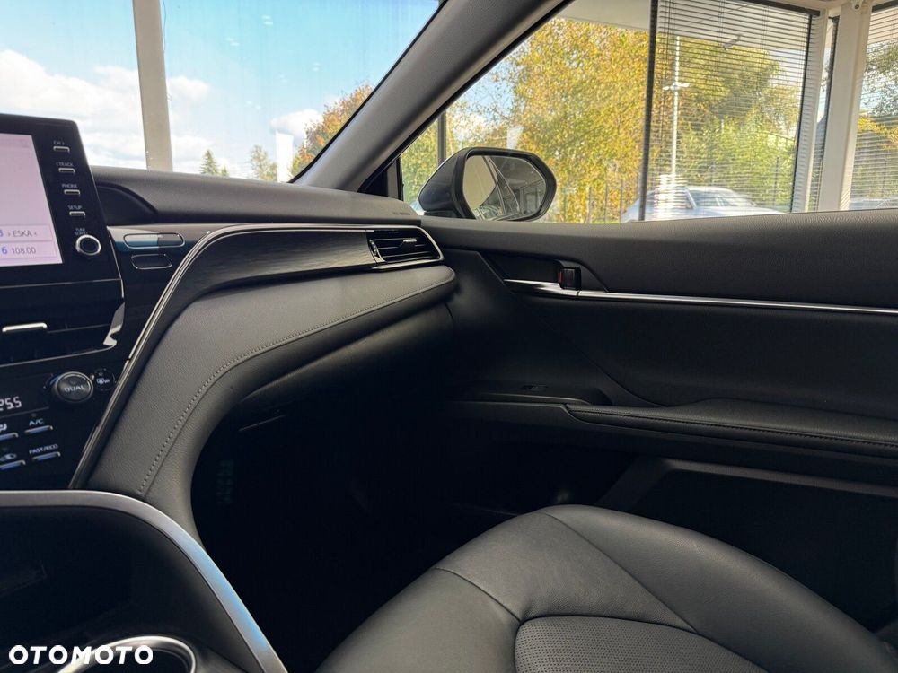 Toyota Camry 2.5 Hybrid Executive CVT - 27