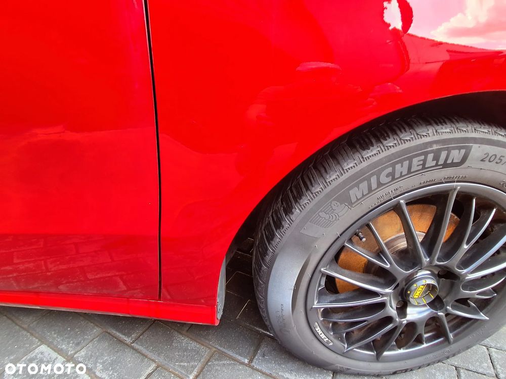 SPRZEDAM MERCEDES B-KLASA W246 PRAWY PRZEDNI BŁOTNIK W KOLOR 589 DO MONTAŻU - 3