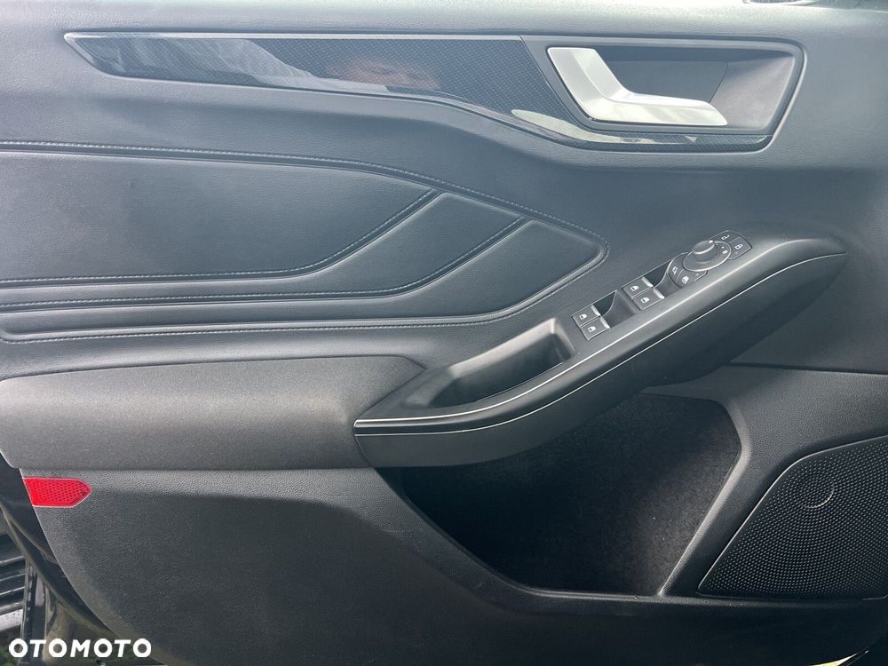 Ford Focus 1.0 EcoBoost mHEV ST-Line Design - 10