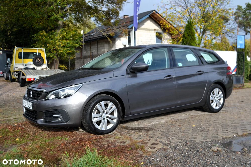 Peugeot 308 2020 photo 2