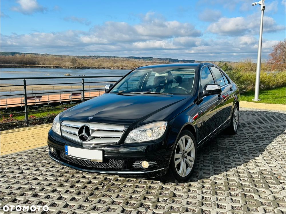Mercedes-Benz Klasa C 180 CGI BlueEFFICIENCY Avantgarde - 4