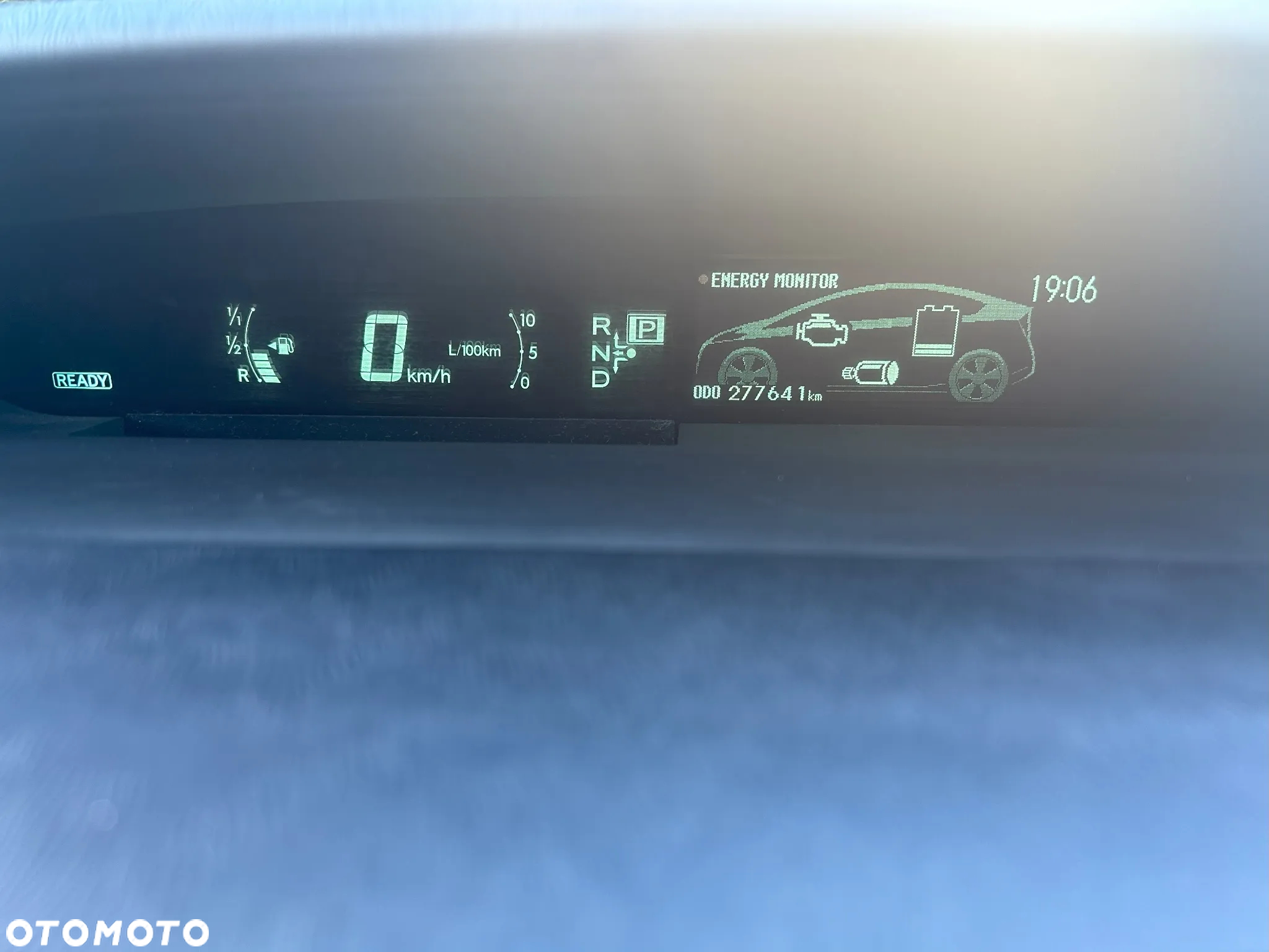 Toyota Prius (Hybrid) - 8