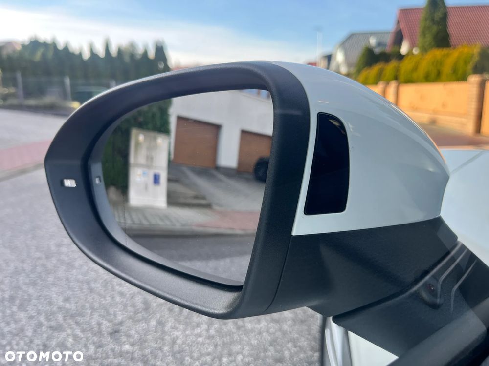 Volkswagen Golf - 25