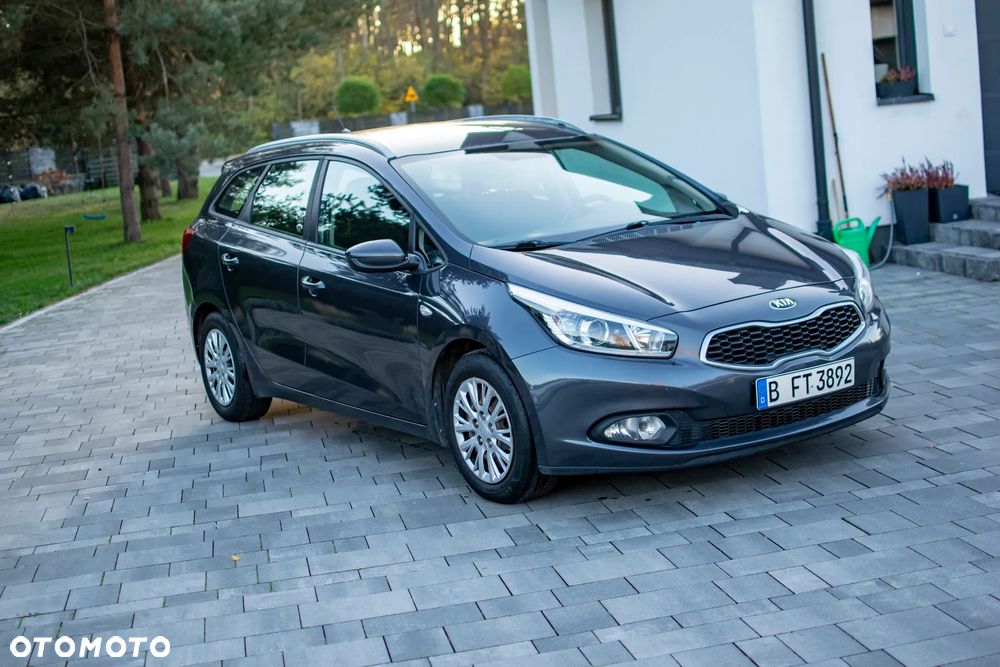 Kia Ceed - 12