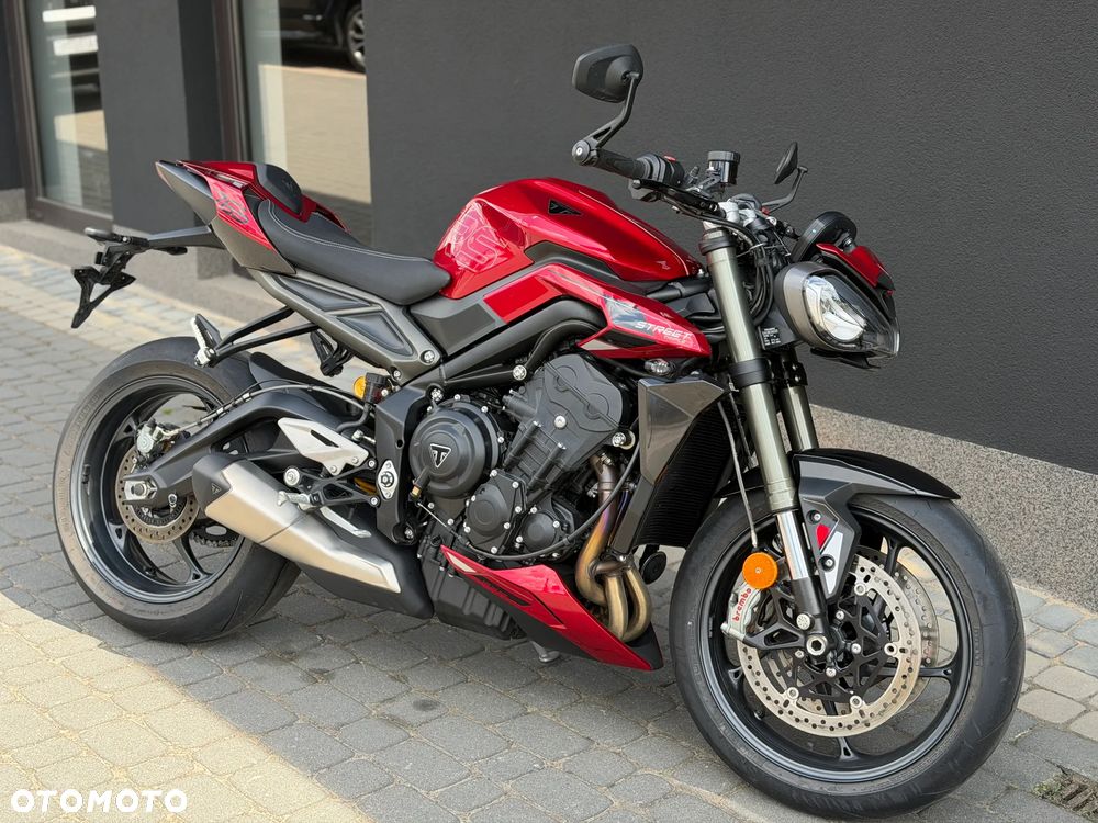 Triumph Street Triple - 1
