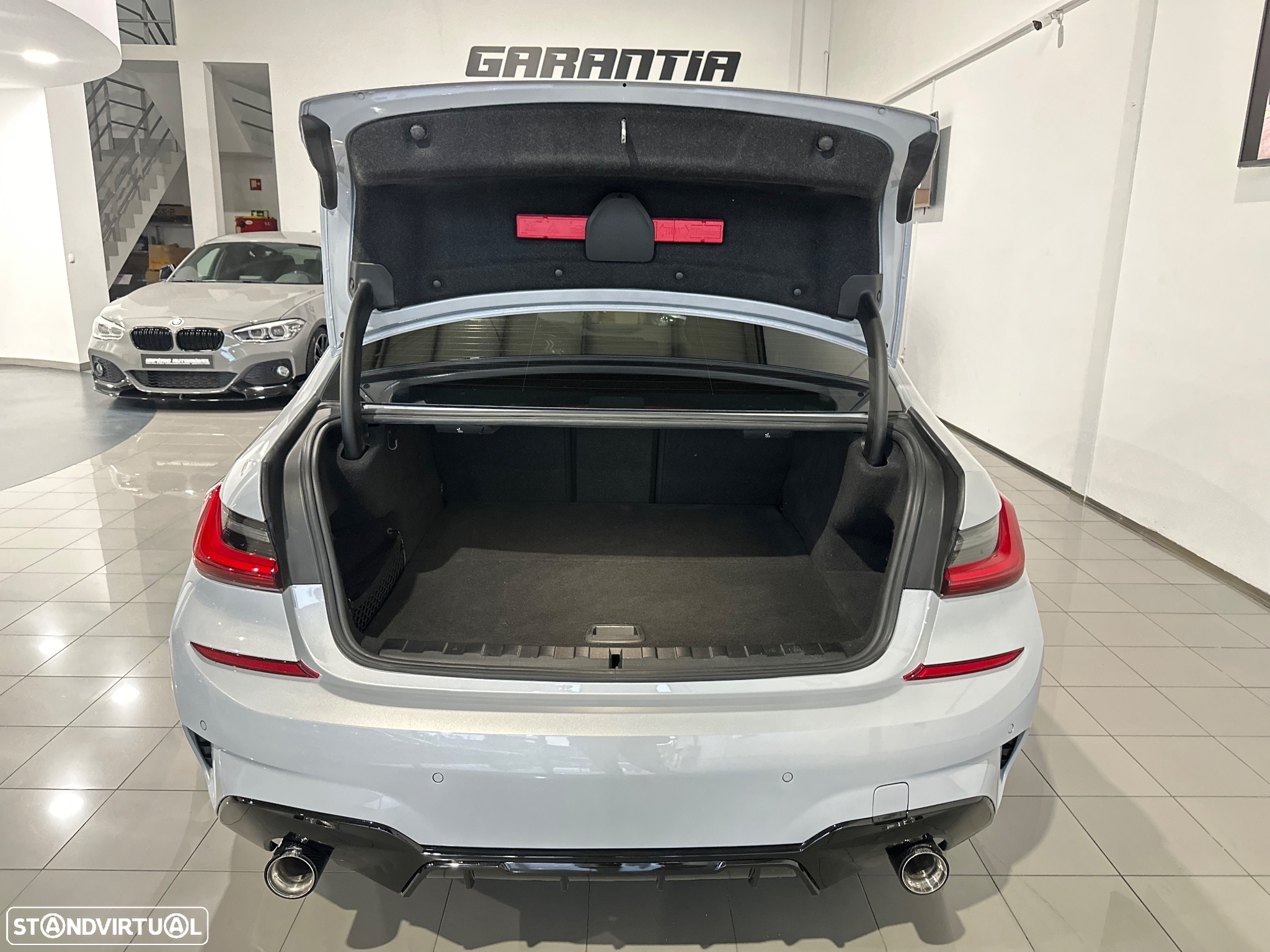 BMW 330 e Auto - 11
