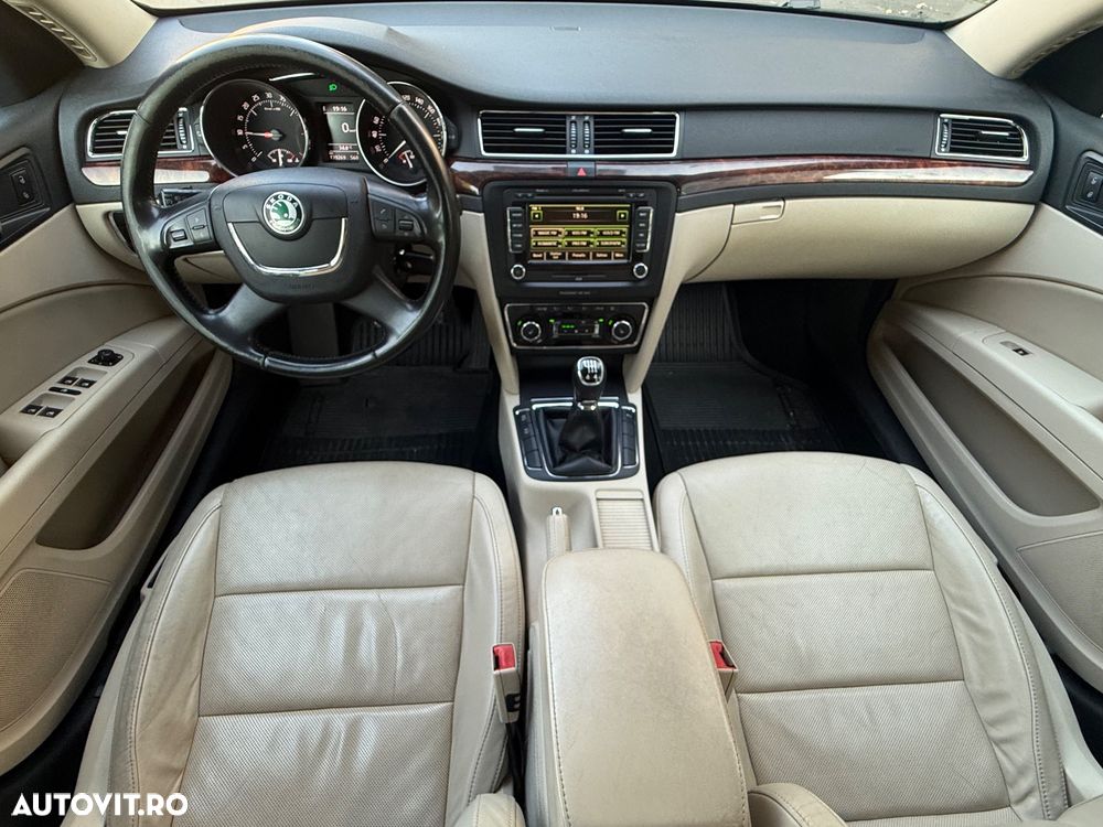 Skoda Superb 2.0 TDI 4X4 Elegance - 12