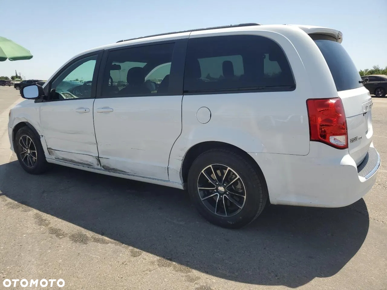 Dodge Grand Caravan - 3