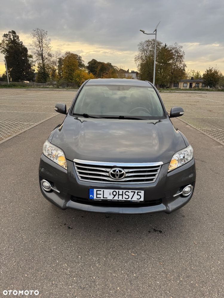 Toyota RAV4 - 1