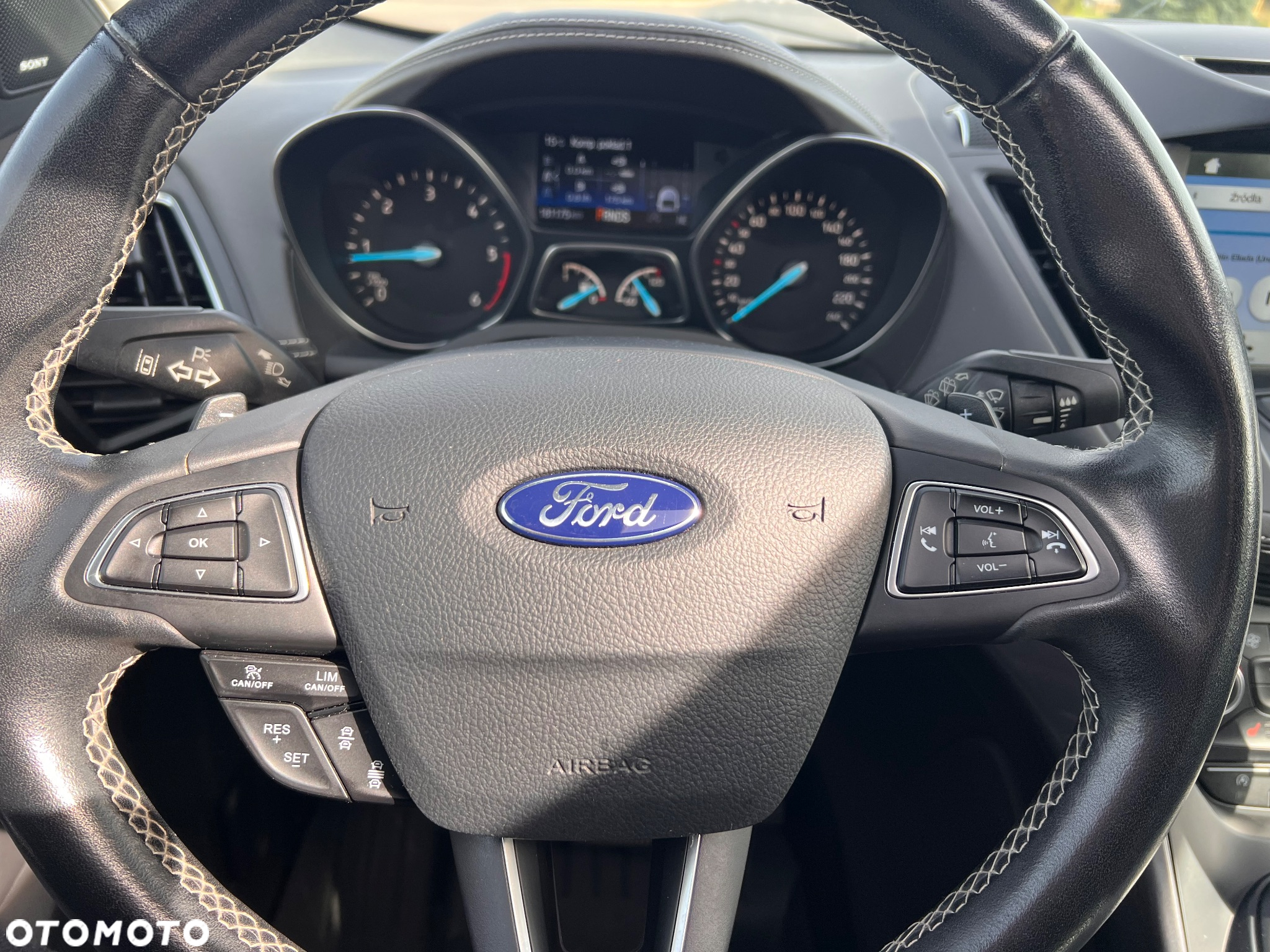 Ford Kuga 2.0 TDCi 4x4 Vignale - 12