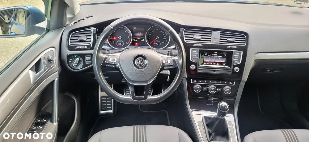 Volkswagen Golf 1.6 TDI BlueMotion Technology Allstar - 24