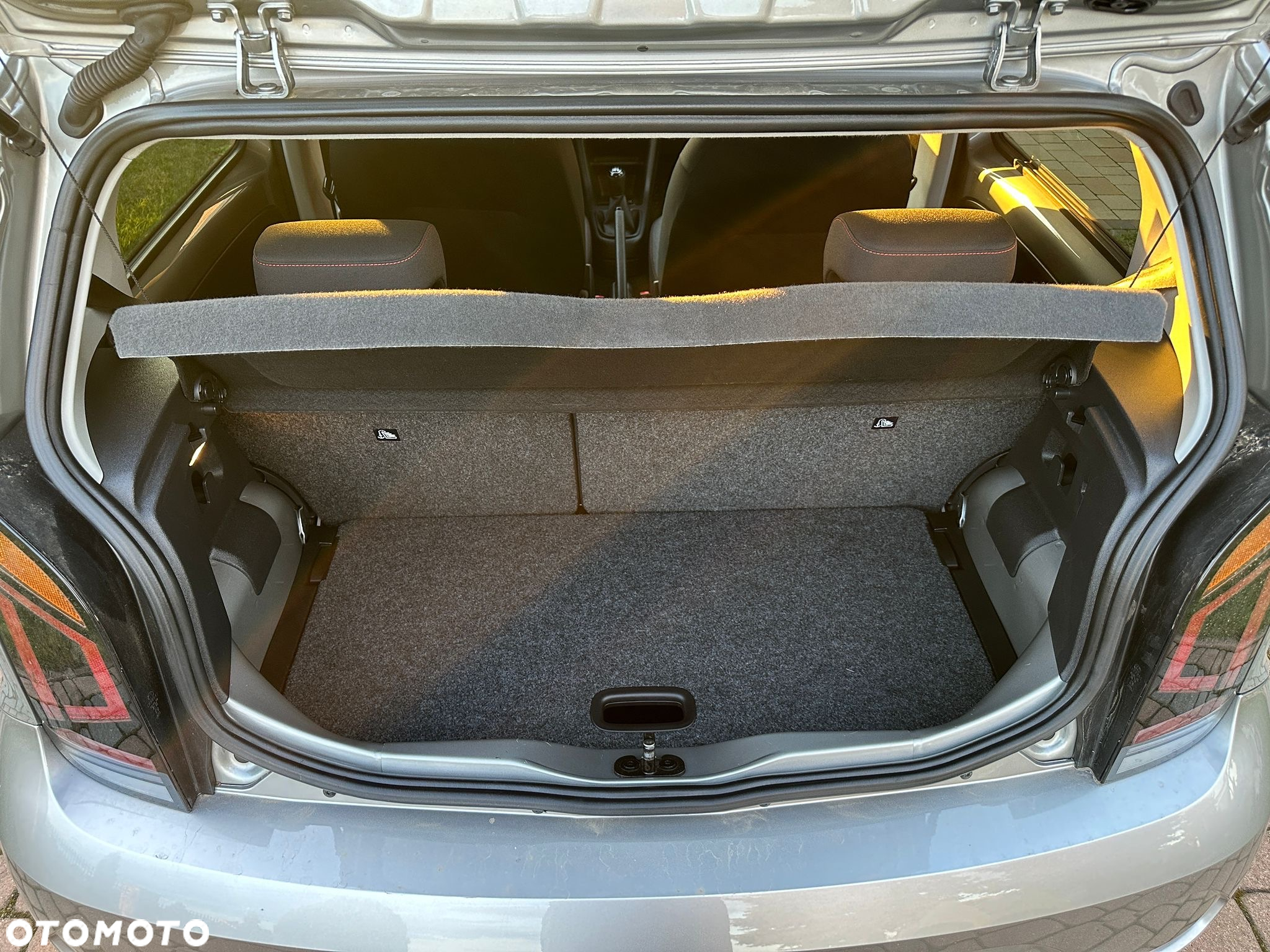Volkswagen up! spice - 10
