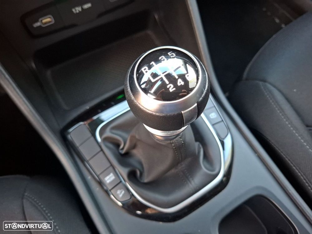 Hyundai Tucson 1.6 T-GDi Premium — fotografia 16