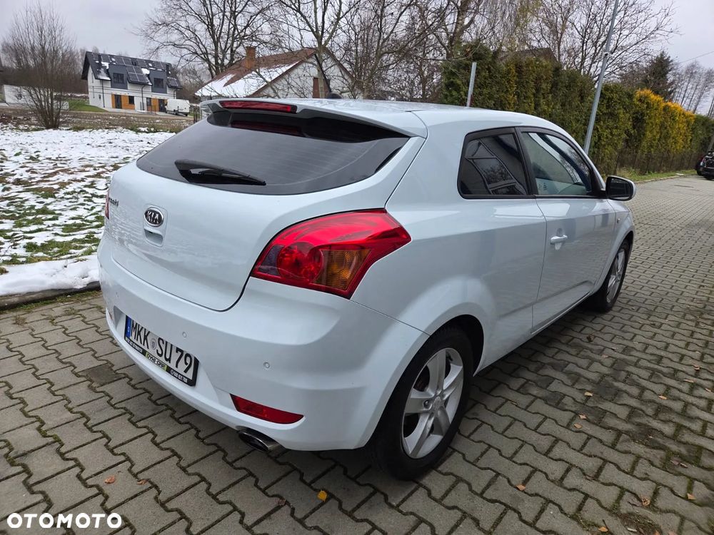 Kia ProCeed 1.4 CVVT Dream-Team Edition - 3