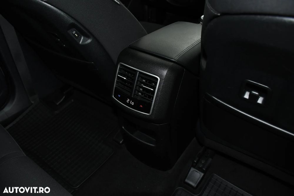 Kia Sportage 1.6 T-GDI PHEV 6AT 4x4 Style - 29