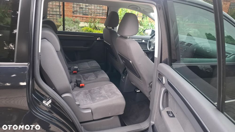Volkswagen Touran 1.4 TSI DSG Highline - 9