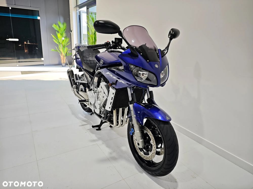 Yamaha FZS - 6