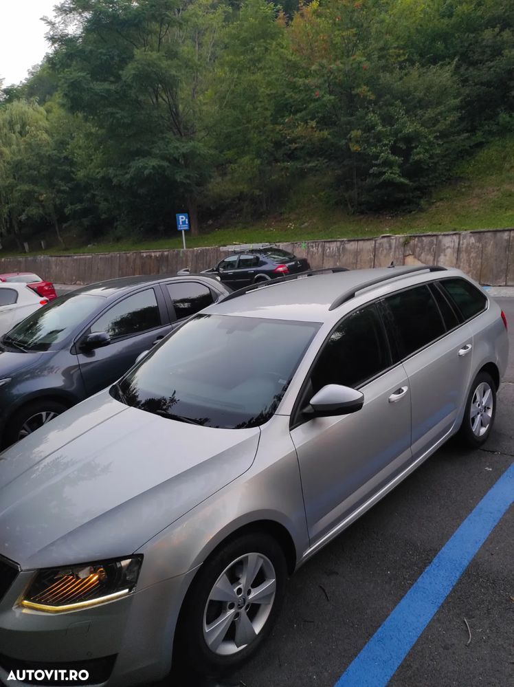 Skoda Octavia 1.6 TDI DSG Ambition - 6