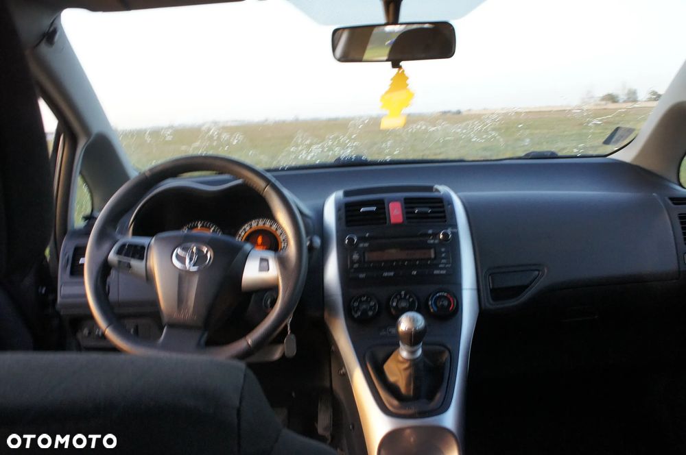 Toyota Auris 1.4 D-4D 2010 - 10