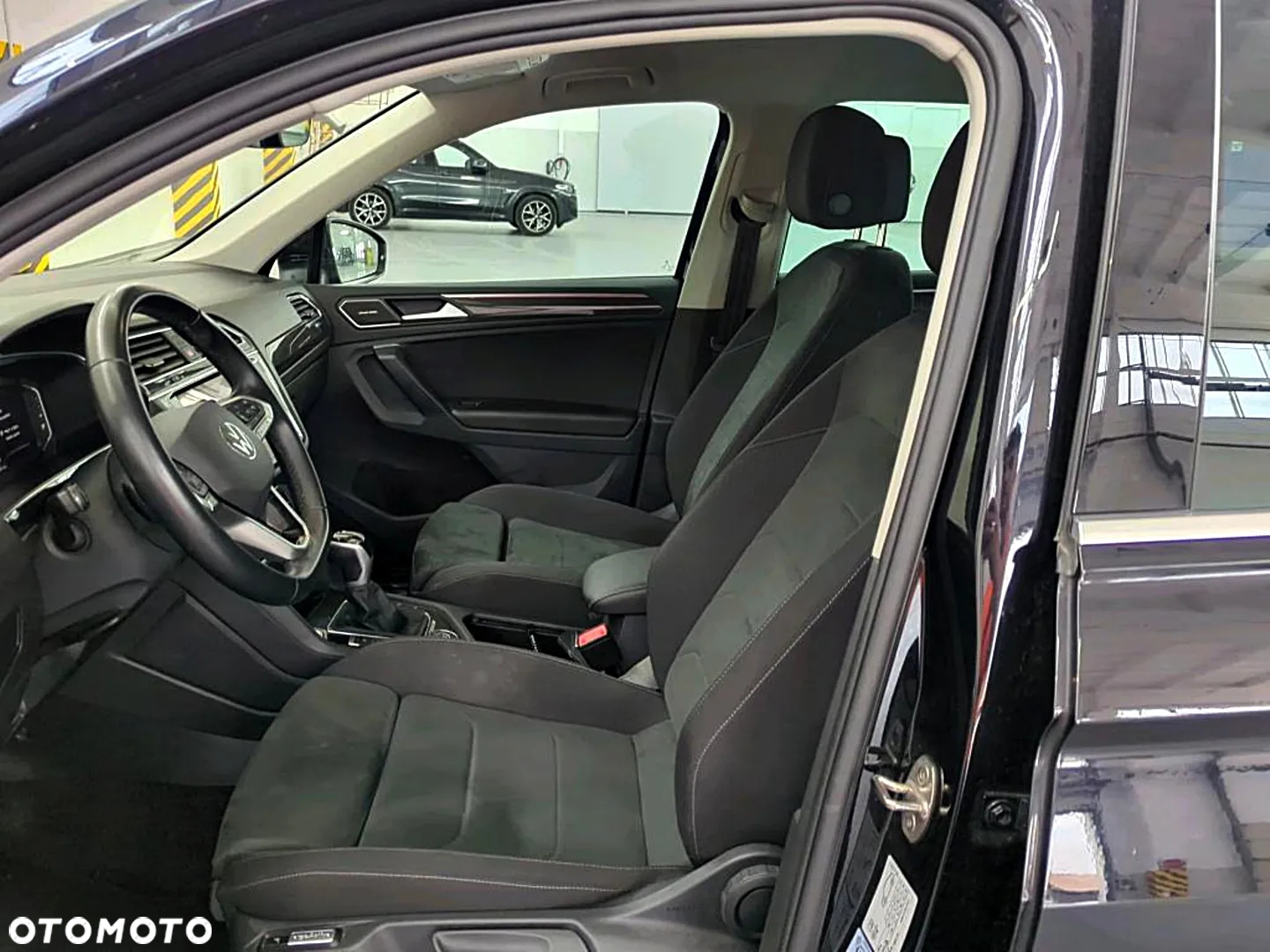 Volkswagen Tiguan 2.0 TSI 4Mot Elegance DSG - 8