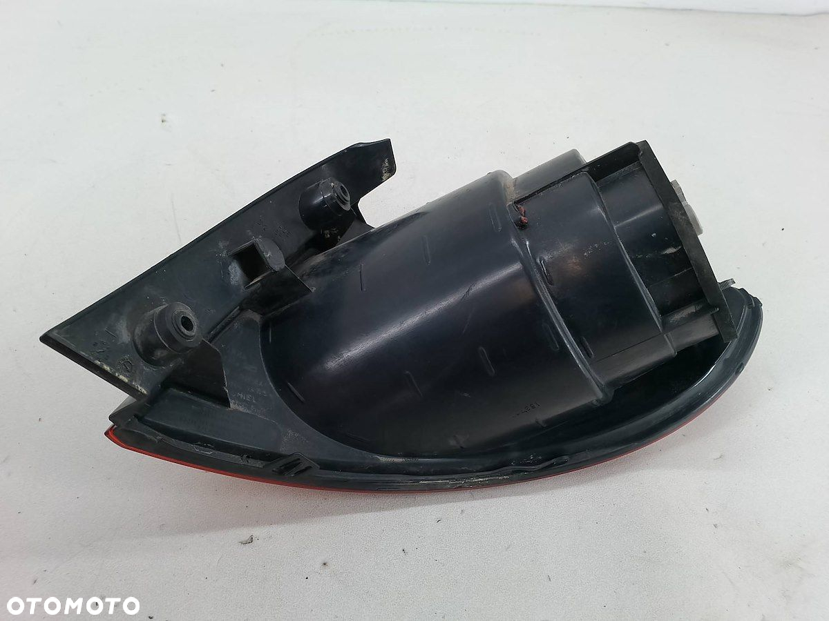LAMPA TYLNA LEWA SEAT TOLEDO III 5P5945095C  5P5945111A HATCHBACK - 8