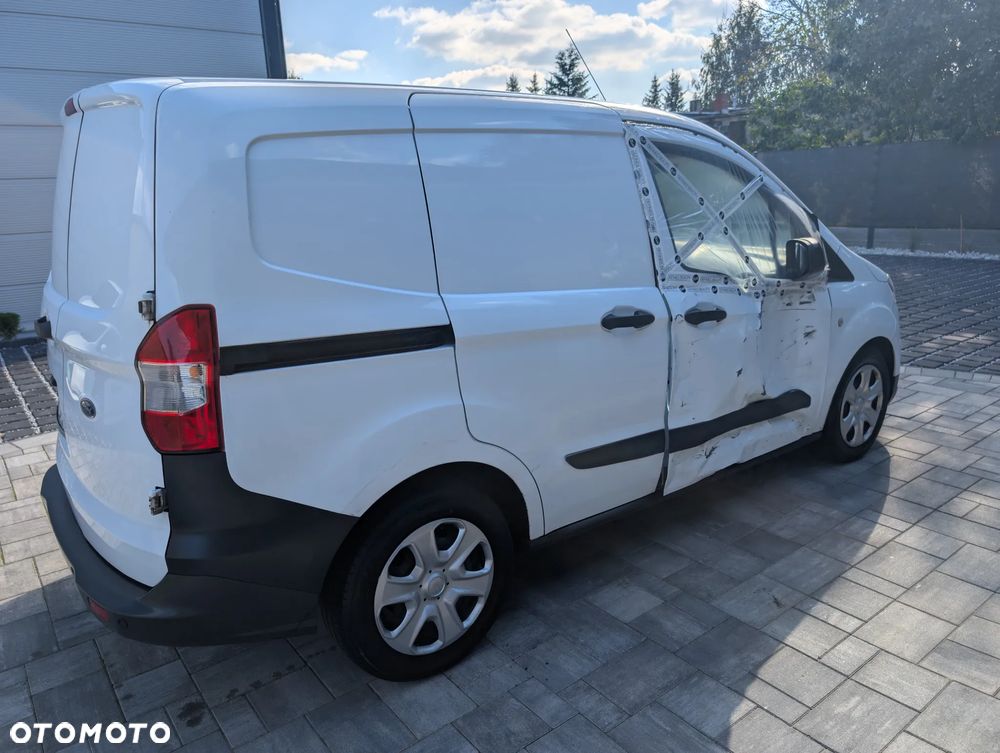 Ford Transit Courier - 8