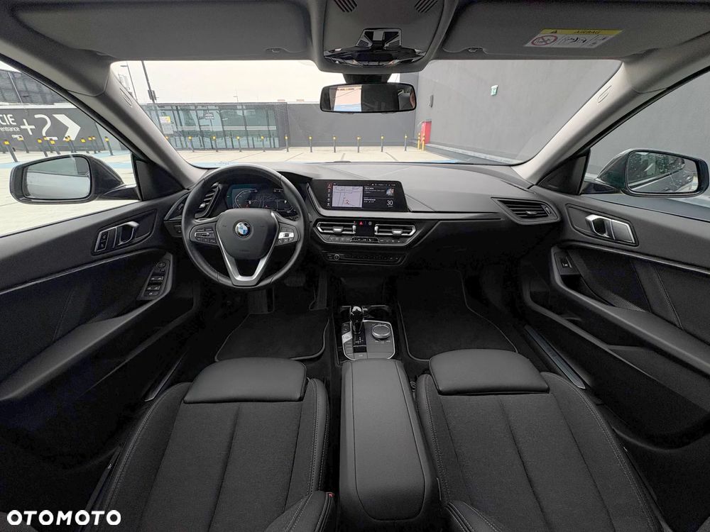 BMW Seria 3 318i M Sport - 15