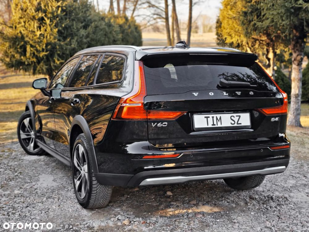 Volvo V60 Cross Country B4 D AWD Ultimate - 12