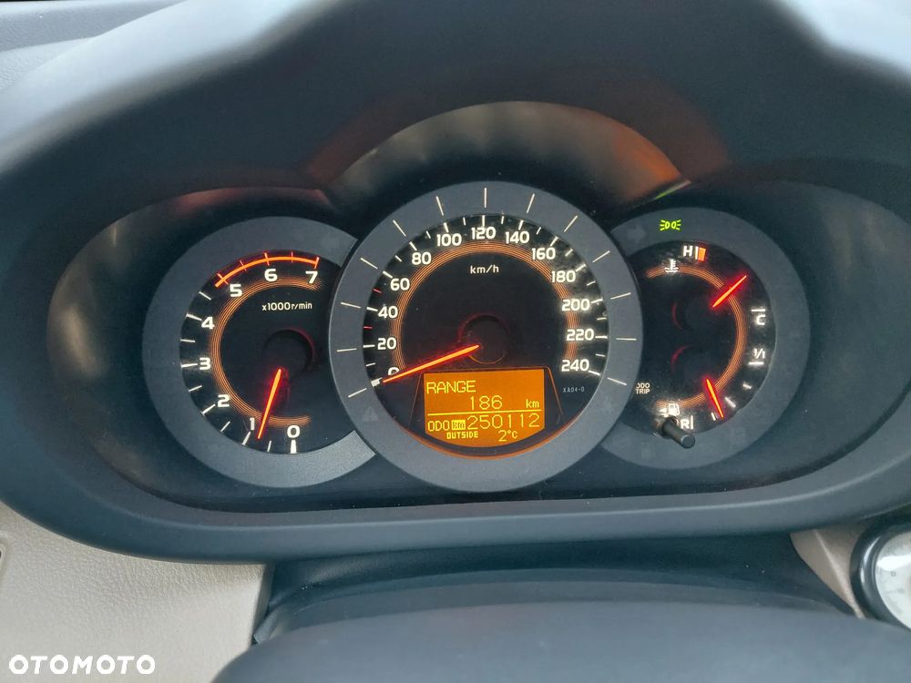 Toyota RAV4 2.2 D-4D 4x4 Sol - 32