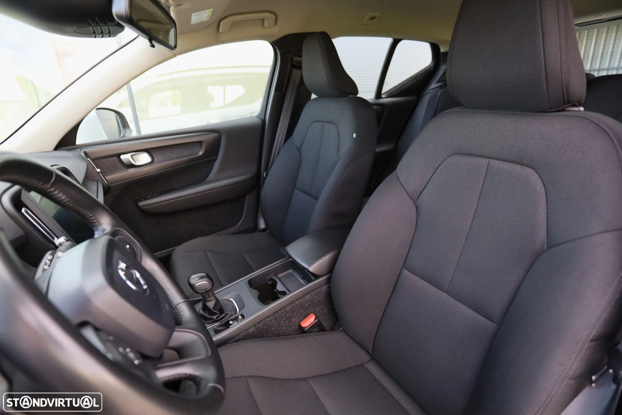 Volvo XC 40 1.5 T3 Momentum Plus - 9
