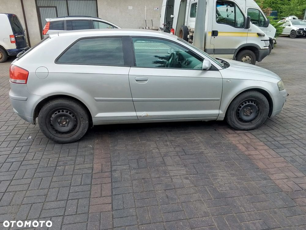 KOMPLETNY PRZÓD Audi A3 8P Przedlift 04-13r. lakier kolor LY7W srebrny. Europa MASKA LAMPA ZDERZAK BŁOTNIK GRILL ATRAPA PAS PRZEDNI WZMOCNIENIE CZOŁOWE CHŁODNICA HALOGEN do założenia bez malowania - 2