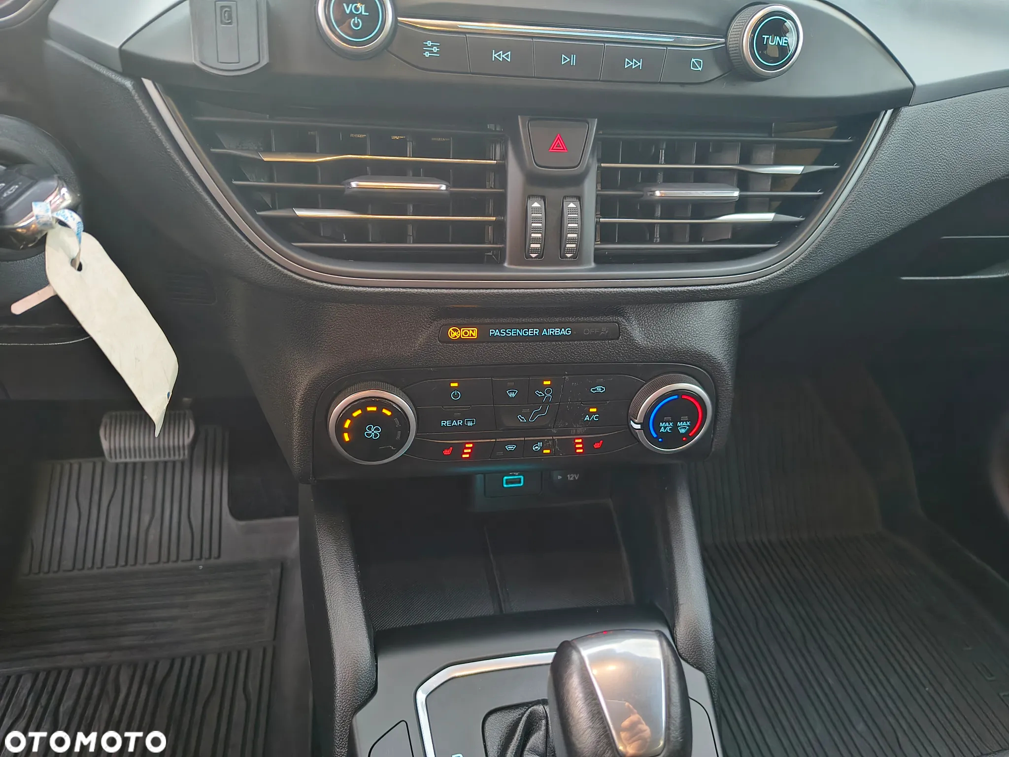 Ford Focus 1.0 EcoBoost Hybrid ACTIVE - 22