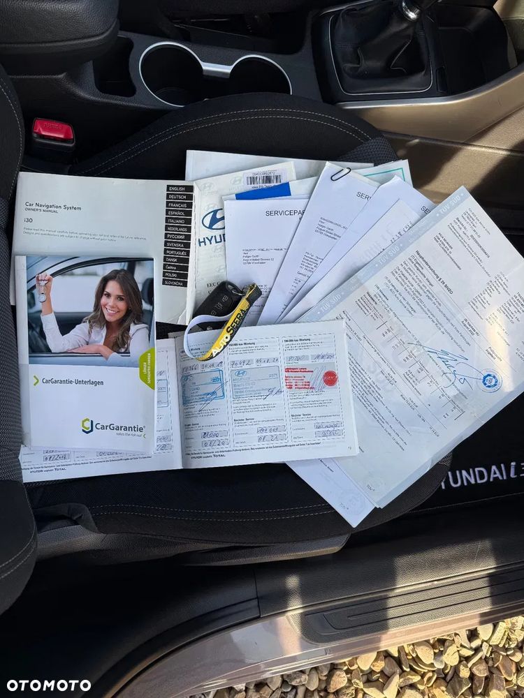 Hyundai i30 blue Kombi 1.6 GDi YES Gold - 39